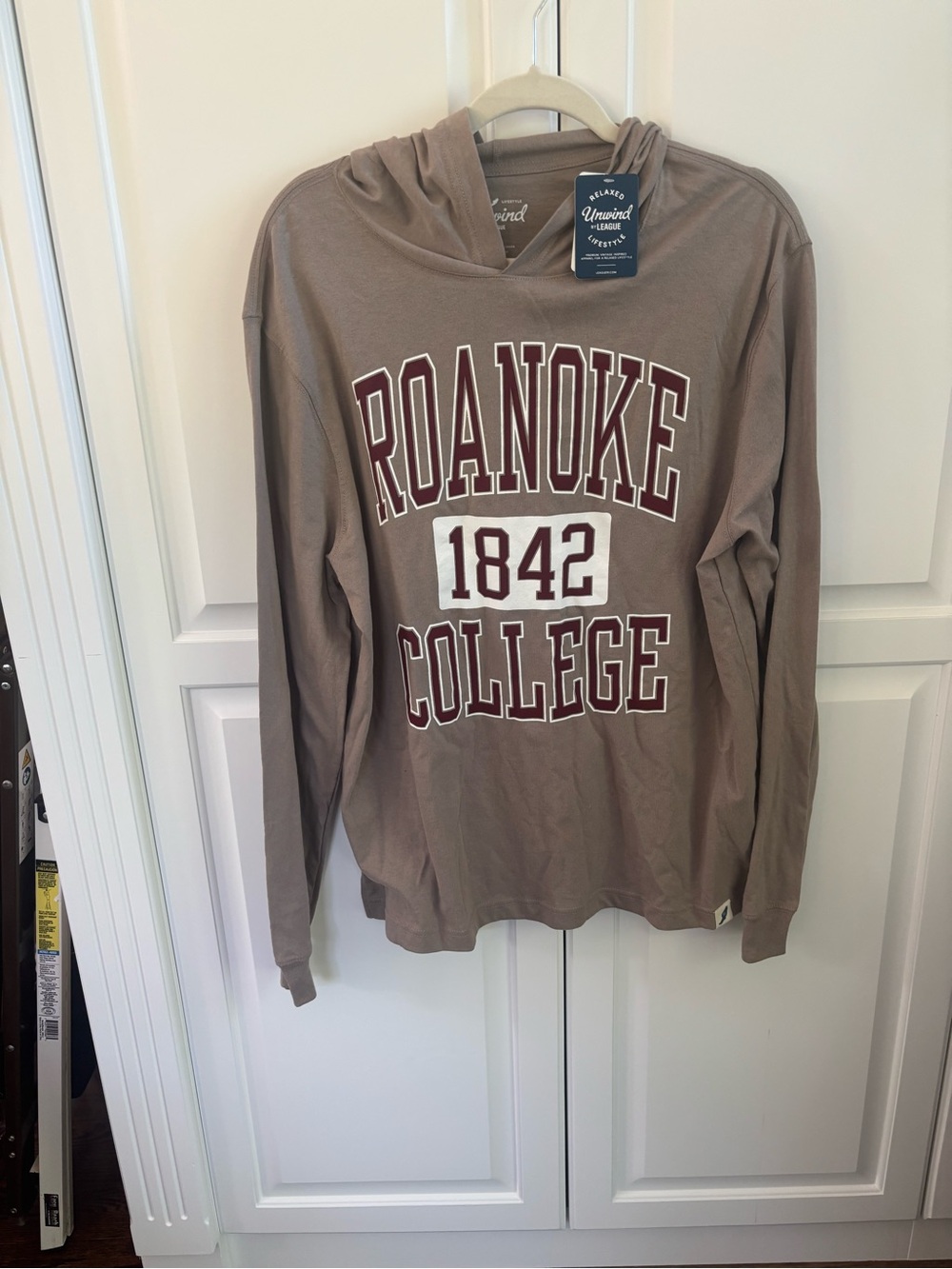 Unwind by League-Clay Taupe Graphic Tee-Roanoke College Maroons Collegiate Print